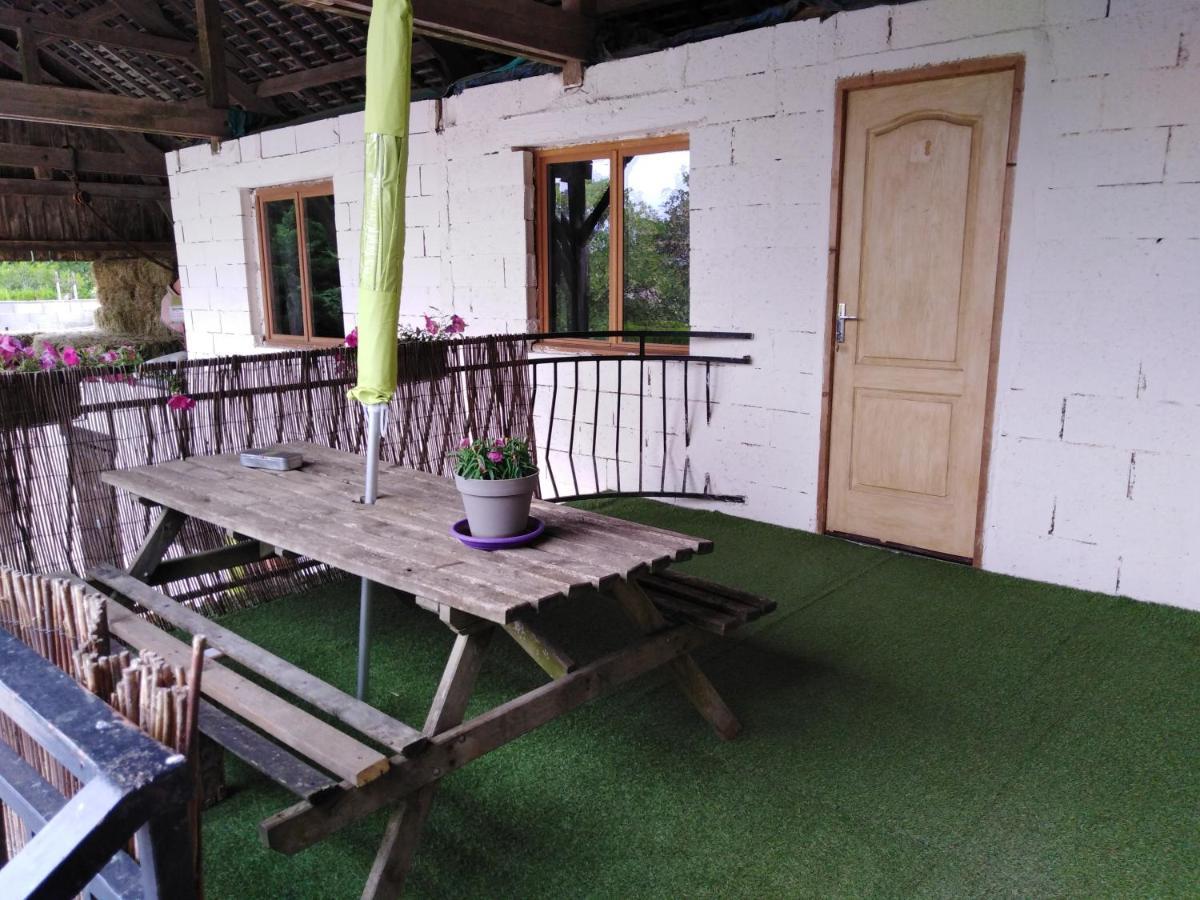 Вилла La Mini Ferme De Maelou Sermaises Экстерьер фото